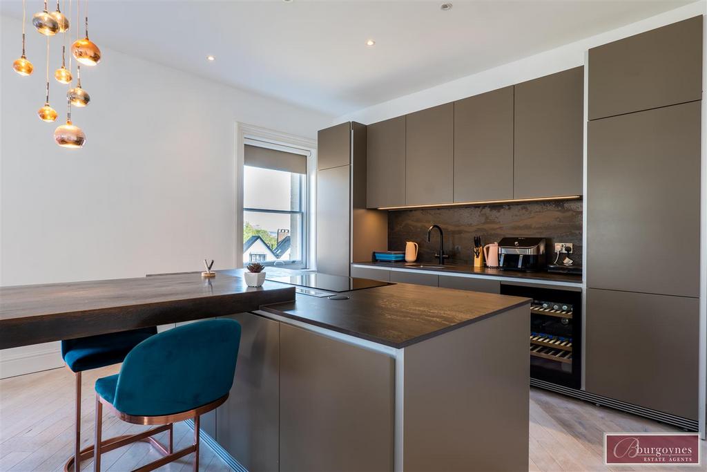 Kitchen/Dining Area