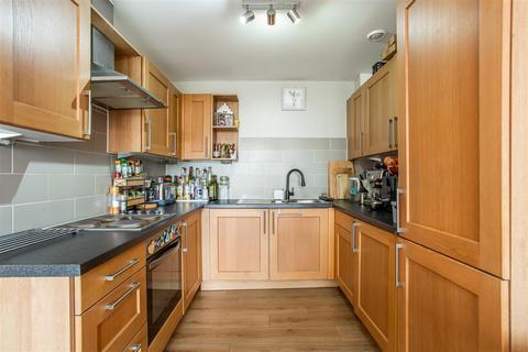 206 Maltings Close, London, E3 3TE