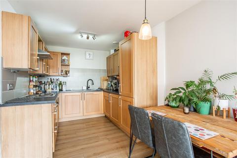 206 Maltings Close, London, E3 3TE