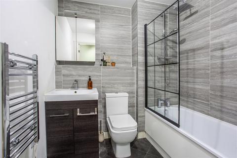 206 Maltings Close, London, E3 3TE