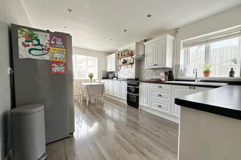 30 Brynglas, Gilwern, Abergavenny, NP7 0BP