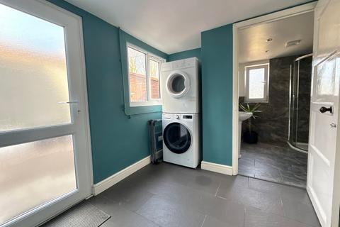 30 Brynglas, Gilwern, Abergavenny, NP7 0BP