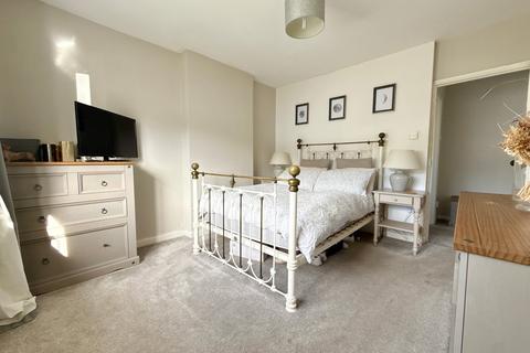 30 Brynglas, Gilwern, Abergavenny, NP7 0BP