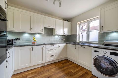 14 Freestone Way, Corsham, SN13 9EE