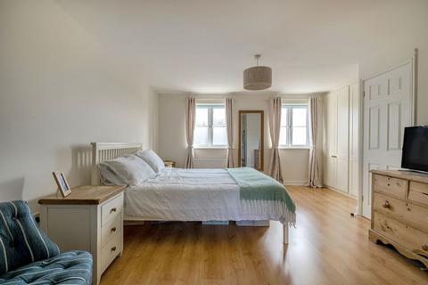 14 Freestone Way, Corsham, SN13 9EE