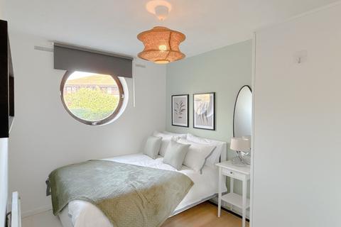 undefined, Friars Mead, London E14