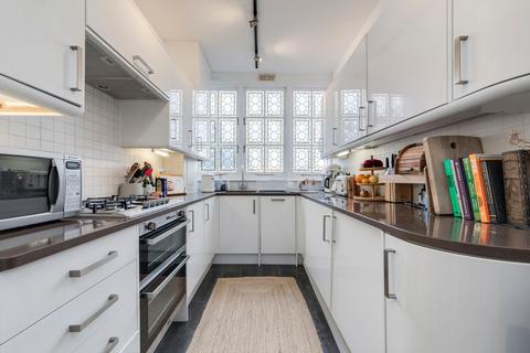 Flat B, 3 Akenside Road, London, NW3 5BS