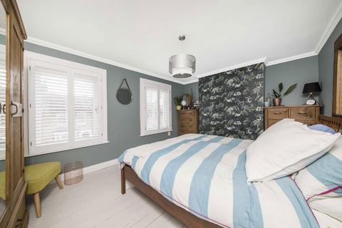3 bedroom terraced house for sale, Kimberley Avenue, London SE15