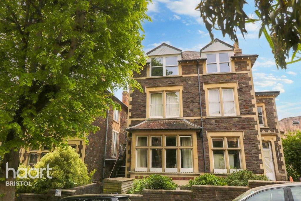 Apartment in Bristol, Redland - View 2