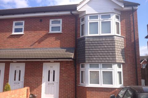2 bedroom flat to rent, Hounslow TW4