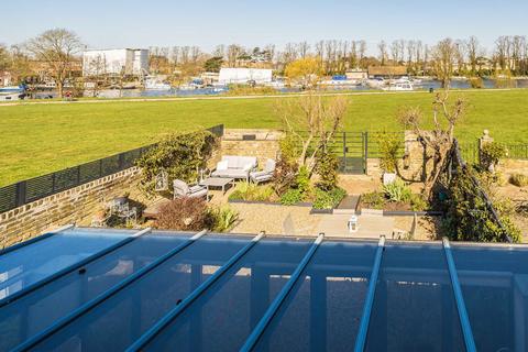 3 bedroom house for sale, Buckingham Gardens, West Molesey KT8