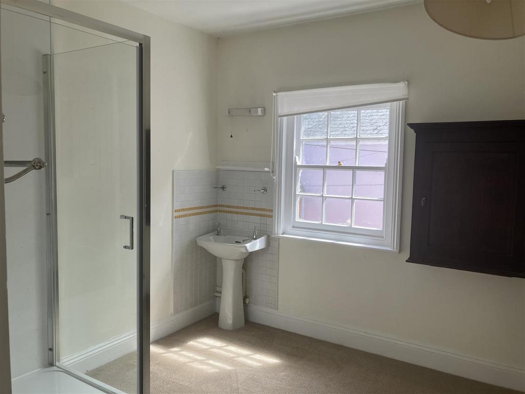 Ensuite.JPG