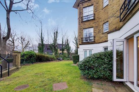 1 bedroom flat to rent, Chesterton Close, East Putney, London, SW18