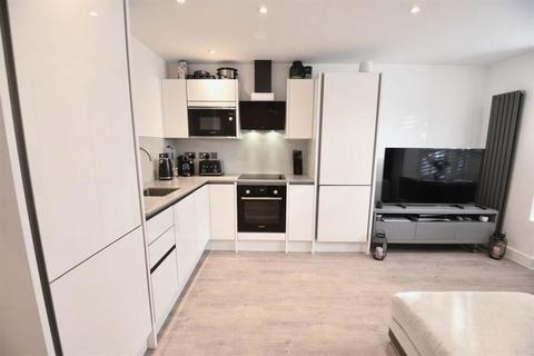 Flat 1, Ellesdon House, 302 Broadway, Bexleyheath, DA6 8AH