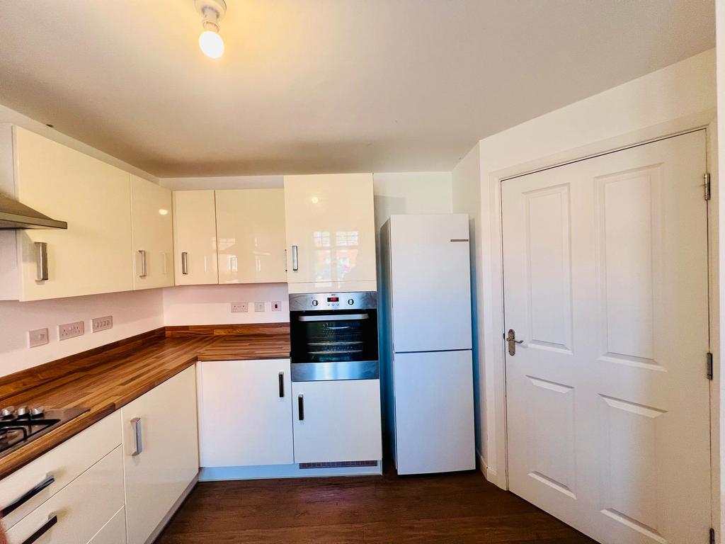 KITCHEN.jpeg