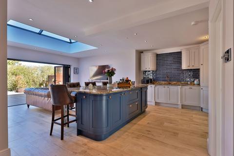 4 bedroom semi-detached house for sale, Oakland Avenue, York YO31
