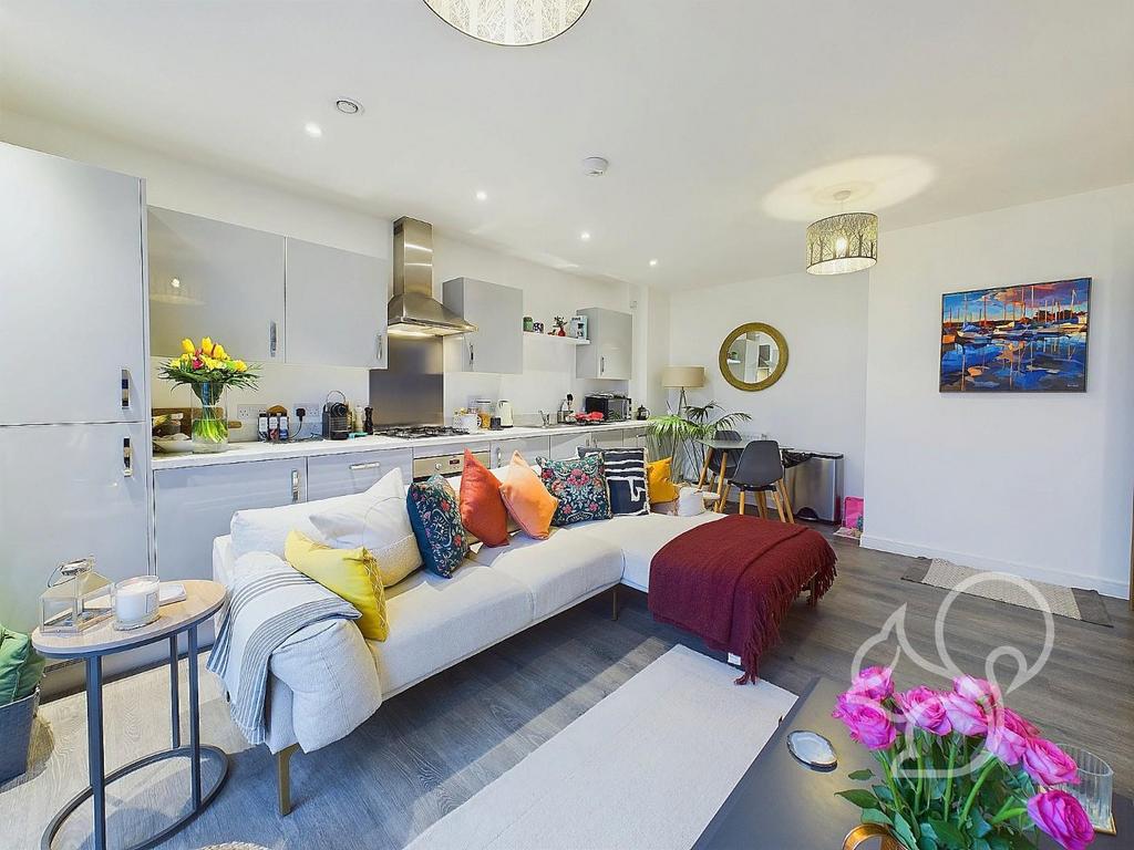 CAM04703 G0-PR0049-STILL004.jpg