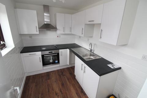 2 bedroom flat to rent, Gresham Road, Brentwood CM14