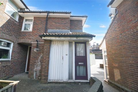 92 Heath Road, London, SW8 3AS