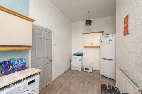 2 bedroom apartment for sale, The Crescent, Lytham St Annes, Lytham St. Annes, Lancashire, FY8 1SZ