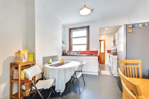43 Beeston Road, Nottingham, NG7 2JS