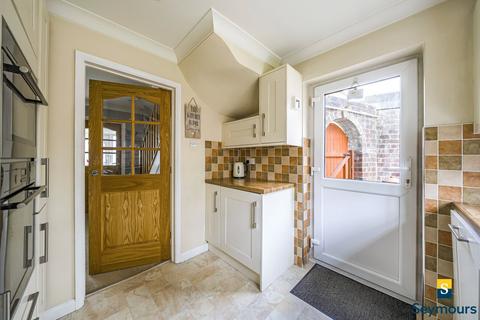 210 Grange Road, Guildford, GU2 9QU
