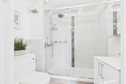 2 bedroom flat for sale, Sycamore Court, Willow Road, Aylesbury