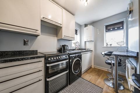 48 Lakeside Close, Ruislip, HA4 7UE