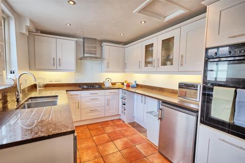 undefined, High Street, Hunsdon SG12