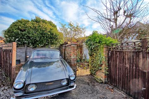 undefined, High Street, Hunsdon SG12