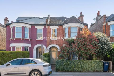 38 Manor View, London, N3 2SR