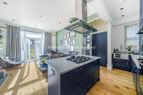 38 Manor View, London, N3 2SR