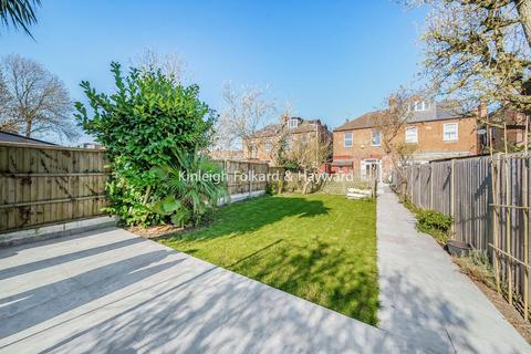 38 Manor View, London, N3 2SR