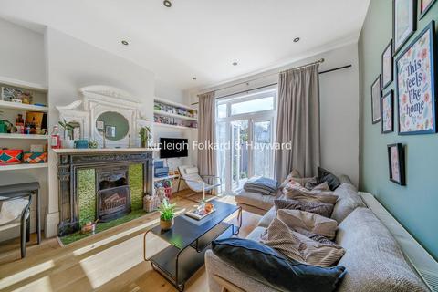 38 Manor View, London, N3 2SR