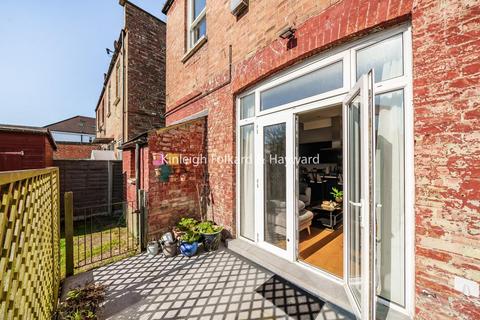 38 Manor View, London, N3 2SR