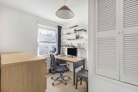 7 Hyde Road, Richmond, TW10 6DU