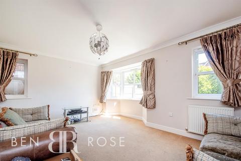 24 Forsythia Drive, Clayton Le Woods, Chorley, PR6 7DF