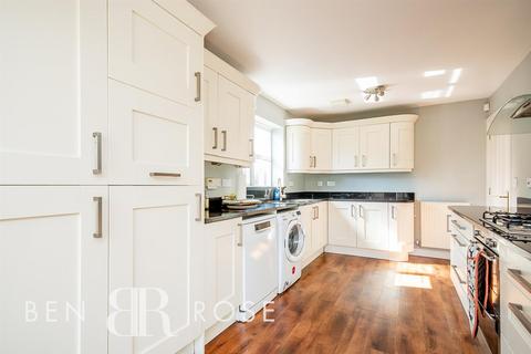 24 Forsythia Drive, Clayton Le Woods, Chorley, PR6 7DF