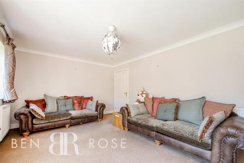 24 Forsythia Drive, Clayton Le Woods, Chorley, PR6 7DF