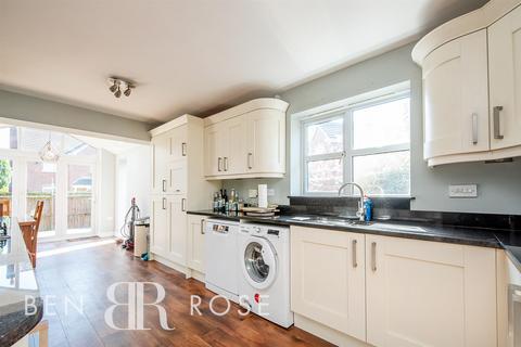 24 Forsythia Drive, Clayton Le Woods, Chorley, PR6 7DF