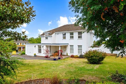 Churchill Close, Fetcham, Leatherhead, Surrey, KT22