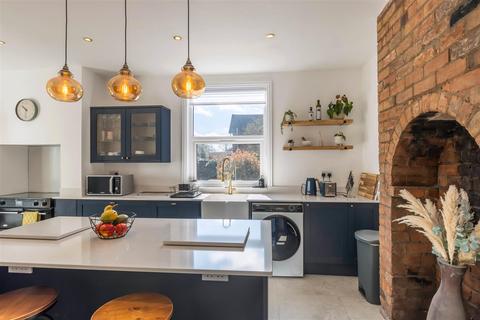 2 bedroom cottage for sale, Raddlebarn Road, Birmingham
