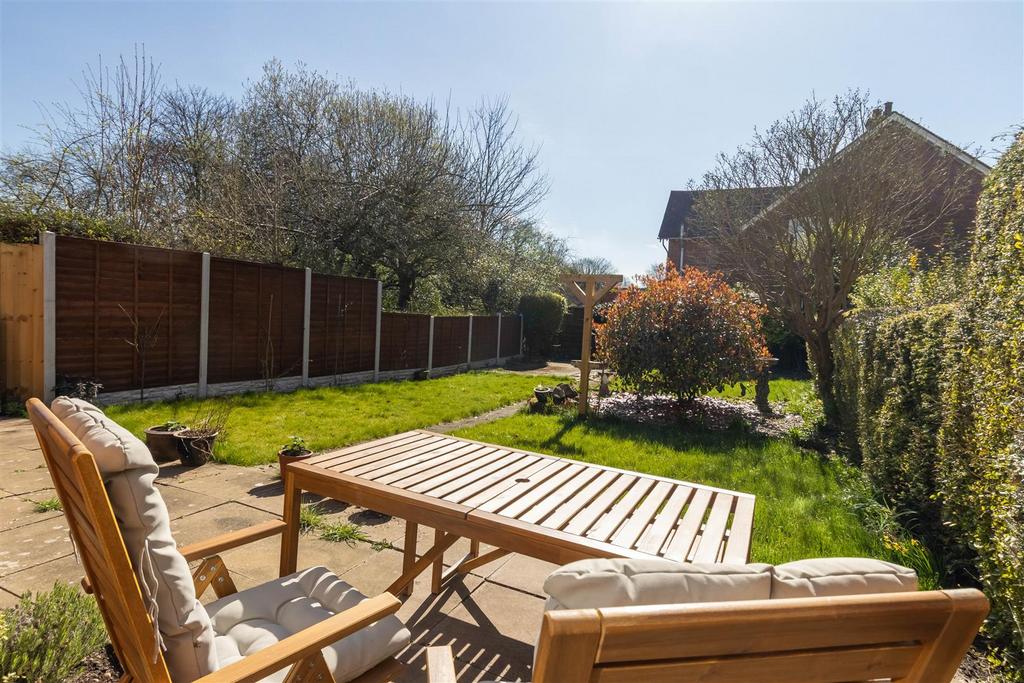 44 Raddlebarn Road 9