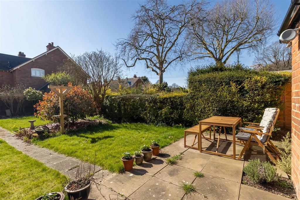 44 Raddlebarn Road 8