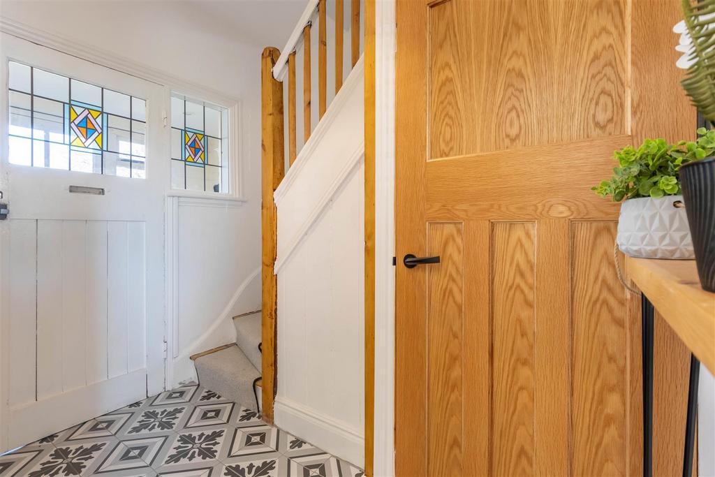44 Raddlebarn Road 1
