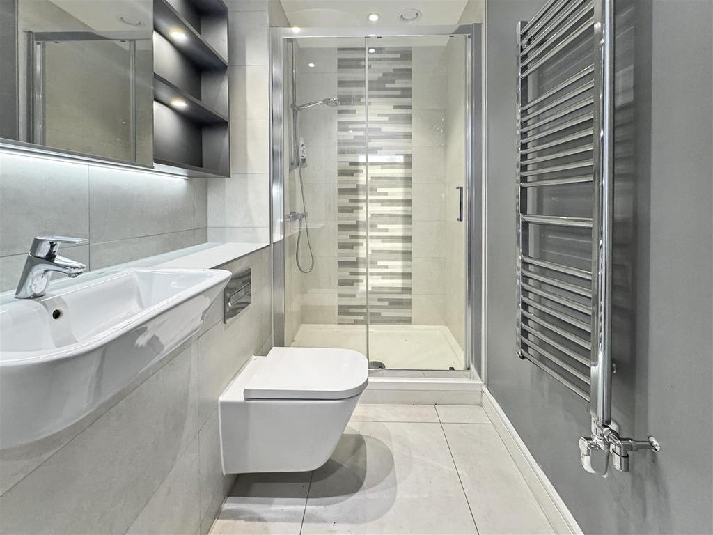 Ensuite.jpeg