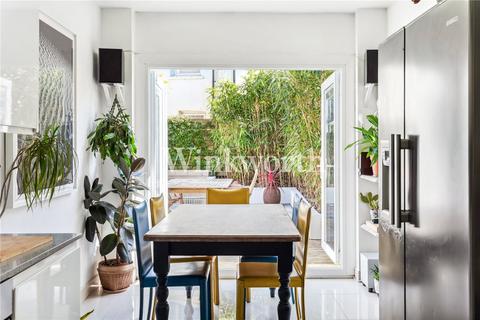 30 Napier Road, London, N17 6YE