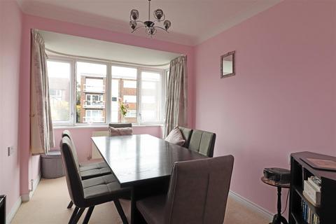 2 bedroom retirement property for sale, Ladbroke Road, Redhill