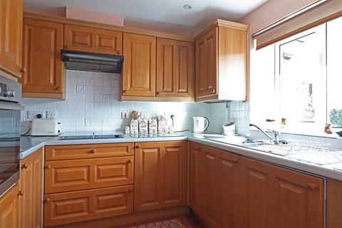 2 bedroom retirement property for sale, Ladbroke Road, Redhill