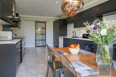 5 Brickle Road, Stoke Holy Cross, Norwich, NR14 8NE